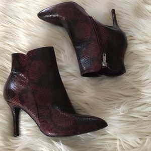 NWT Wine Zigi Soho booties size 8